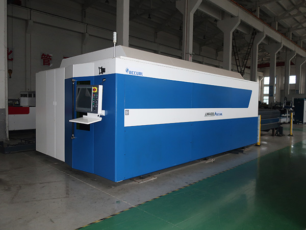 1000 वाट लेजर कटर 8 मिमी एमएस प्लेट s 6 मिमी एसएस फाइबर लेजर काटने की मशीन की कीमत