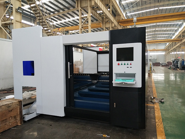 उच्च परिशुद्धता 3000x1500 मिमी छोटे 1000 w 1500 w फाइबर लेजर काटने की मशीन की कीमत